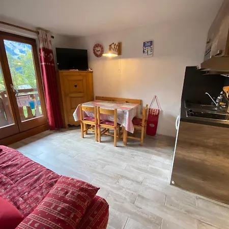 Chaleureux Et Calme A Chatel, Proche Centre, Avec Coin Montagne, Parking Et Balcon - Fr-1-693-113 * Châtel