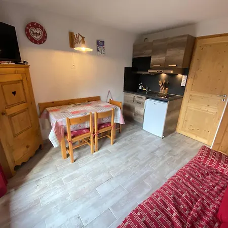 Chaleureux Et Calme A Chatel, Proche Centre, Avec Coin Montagne, Parking Et Balcon - Fr-1-693-113 *