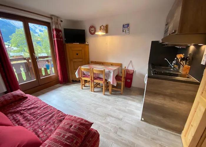 Chaleureux Et Calme A Chatel, Proche Centre, Avec Coin Montagne, Parking Et Balcon - Fr-1-693-113 * Châtel