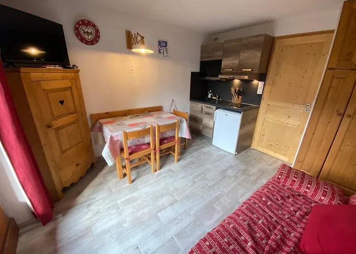 Chaleureux Et Calme A Chatel, Proche Centre, Avec Coin Montagne, Parking Et Balcon - Fr-1-693-113 *